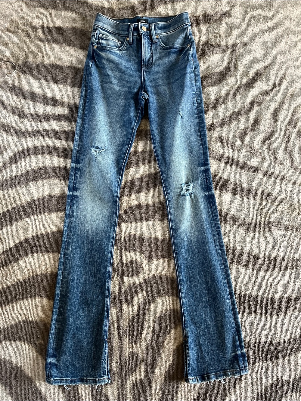 Express Women's Skyscraper flare Jeans Distressed  Mid Rise Size 0 Long